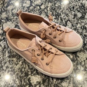 Sperry’s Crest Vibe Sneaker